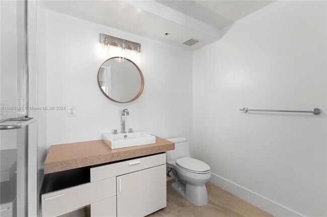 Building Photo - 435 21st St