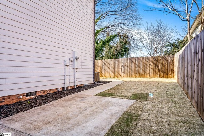 Building Photo - 309 Echols St