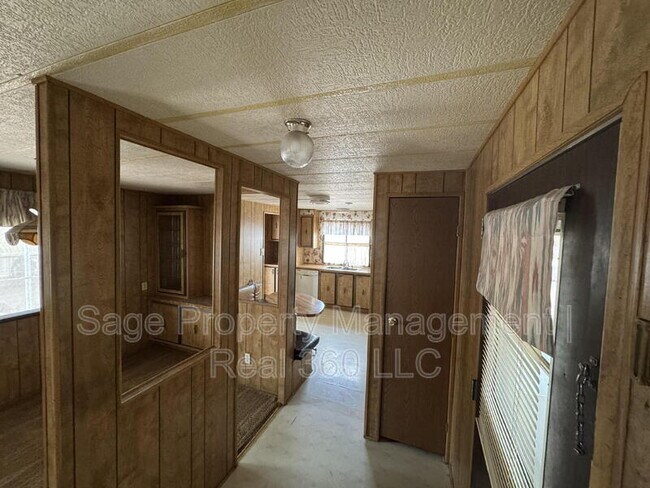 Building Photo - 7635 E Golf Ave