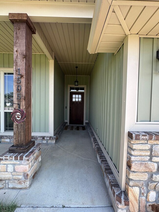 Building Photo - 1505 Northridge Dr E