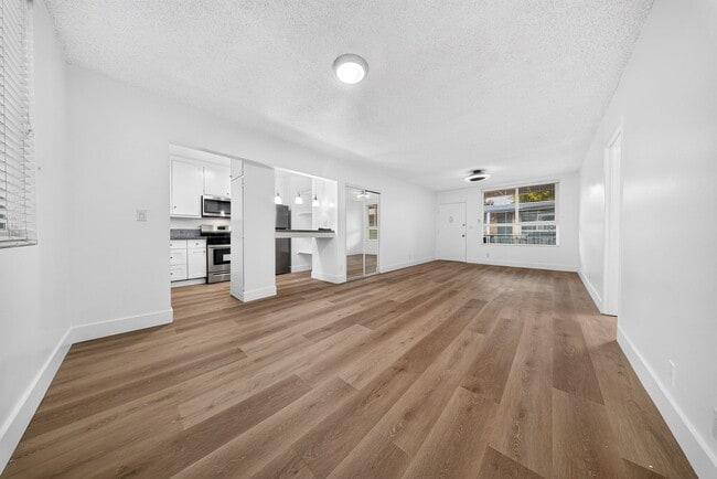 Interior Photo - 7351 Variel Ave