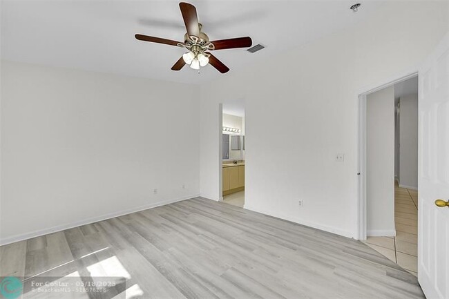 Building Photo - 5642 NW 118th Dr
