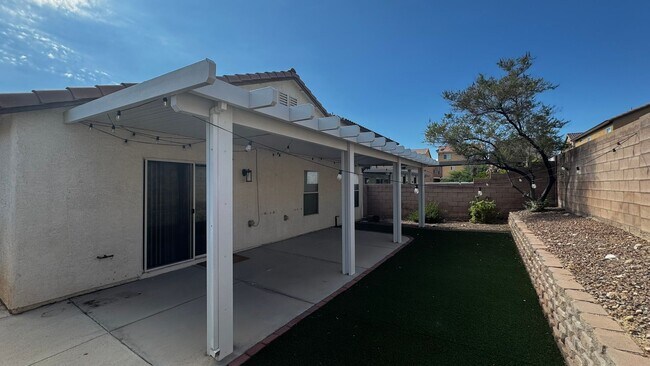 Building Photo - SW Single Story ONLY $1998