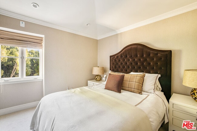 Building Photo - 10847 Bellagio Rd