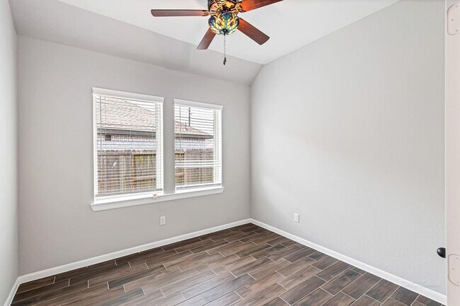 Building Photo - 2410 Blazing Star Dr