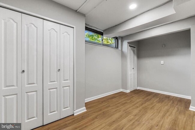 Building Photo - 4921 Sauquoit Ln
