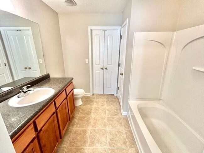 Building Photo - Move In Special! Cordova 3 Bedroom 2 Bath ...