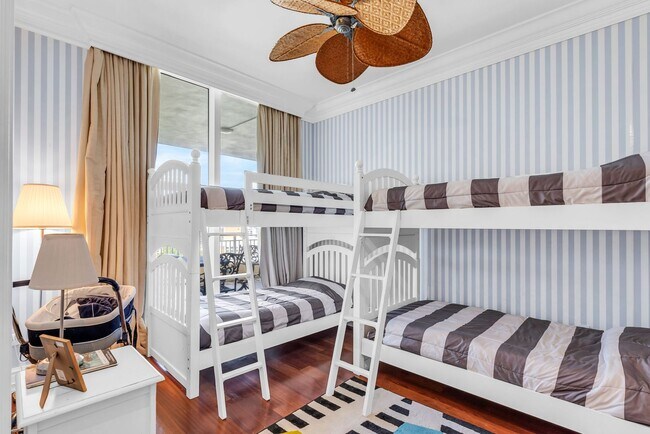 Building Photo - Step into luxury with this fully furnished PH offering stunning ocean and bay views. Located in t...