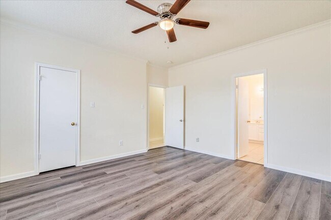 Building Photo - 1021 Black Locust Drive West