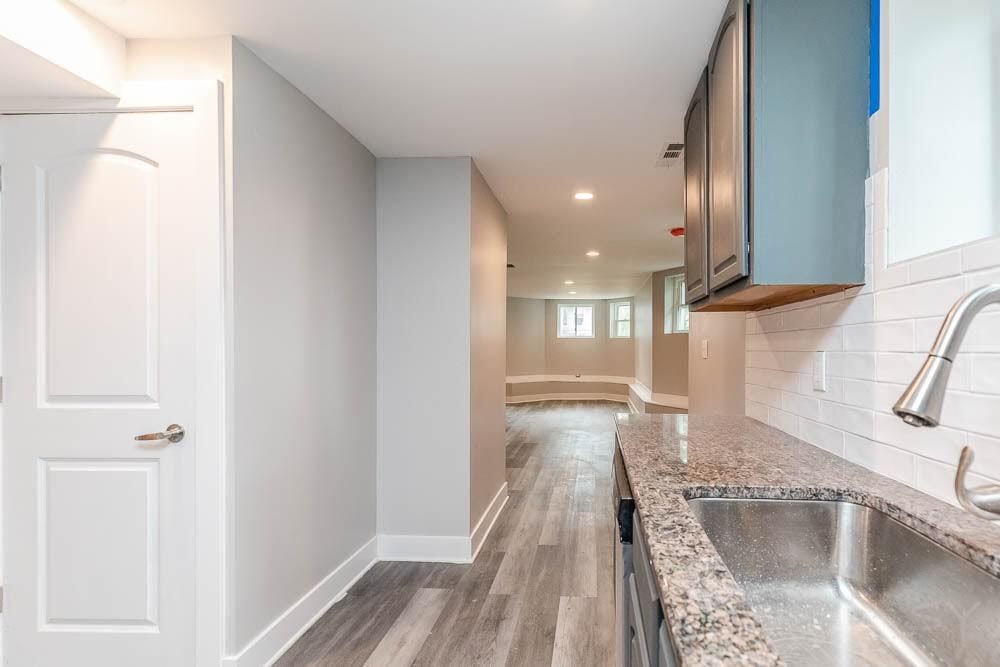 Building Photo - 2200 N Kenneth Ave