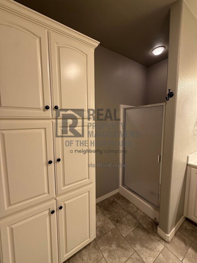 Building Photo - 6008 S Fannin St