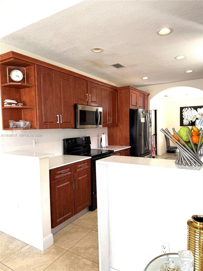 Building Photo - 16950 SW 93rd Ave