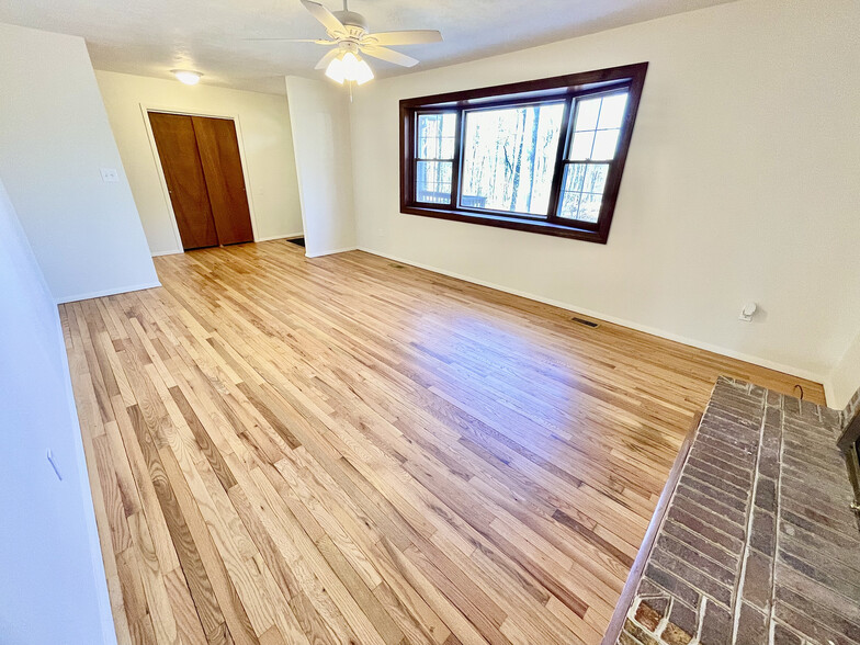 Mudroom - 21628 Parker Rd