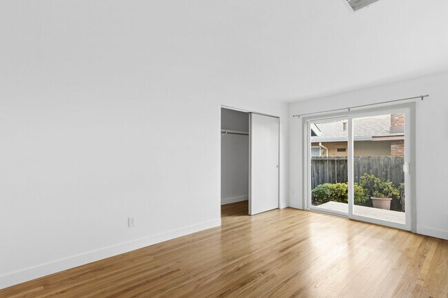 Building Photo - 1611 Clemson Dr