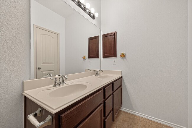 Building Photo - 22023 Westerpine Ln