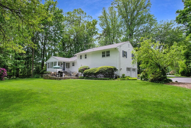Building Photo - 39 Whiffle Tree Ln