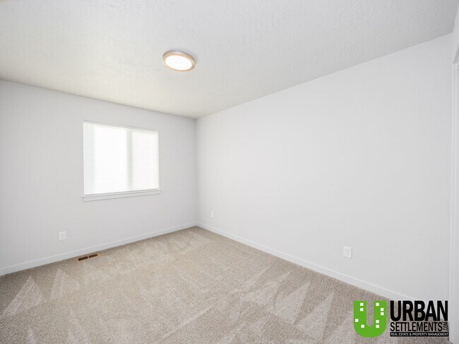 Building Photo - 224 S Woodlawn Rd