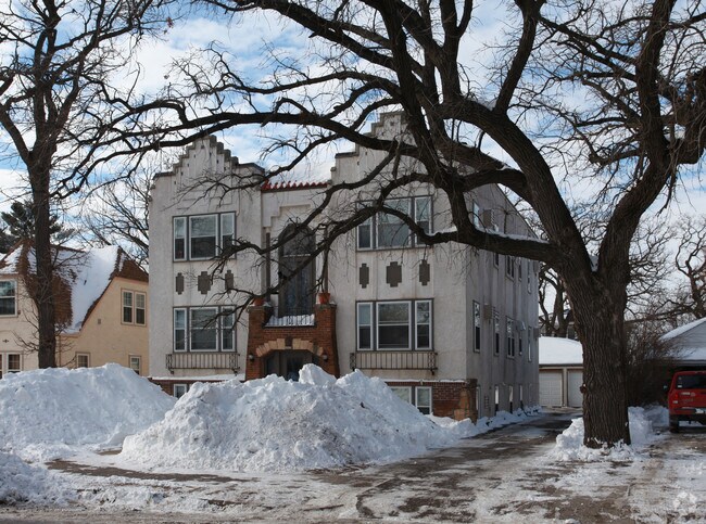 Building Photo - 4920 28th Ave S