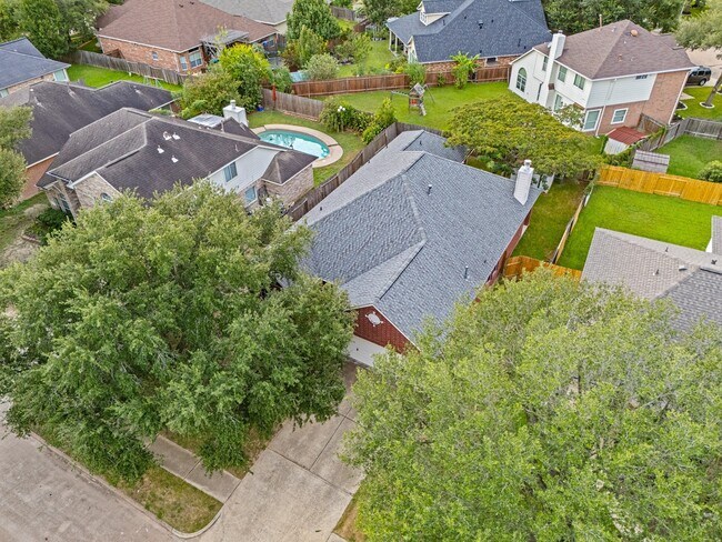 Building Photo - 4815 Plum Forest Rd