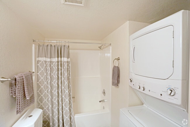 2BR, 2BA - 1,100 SF - Rise Valley Heights