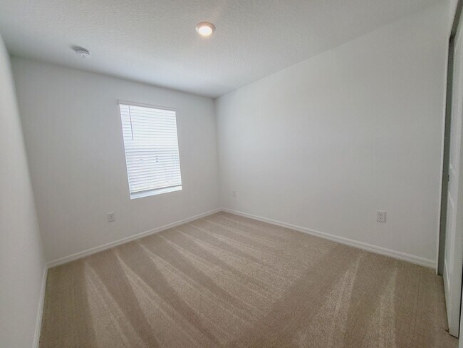 Building Photo - Gorgeous  3/2.5 Townhouse in St. Cloud