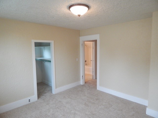 Building Photo - 2Bd/2Ba Two Story House - Available Soon!