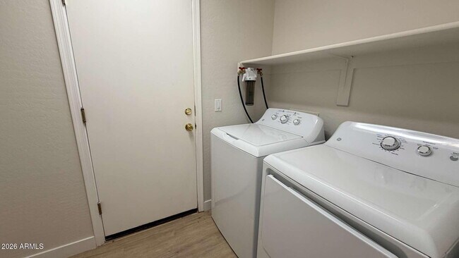 Building Photo - 21054 N Sansom Dr