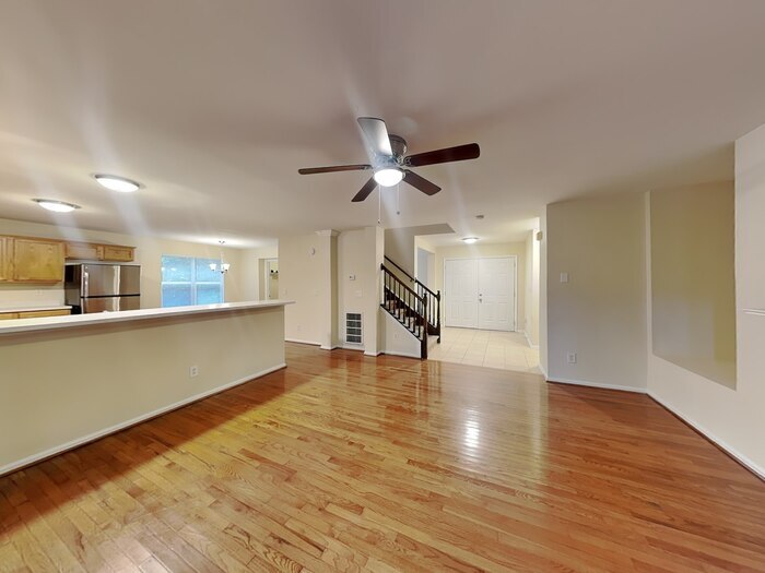 Building Photo - 6265 Branch Hill Cir