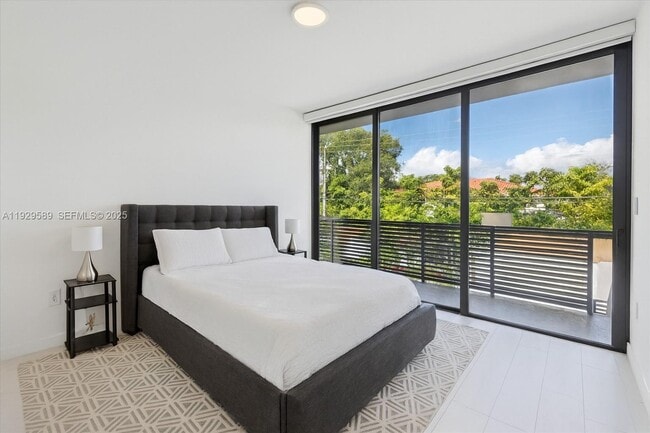 Building Photo - 3458 Day Ave