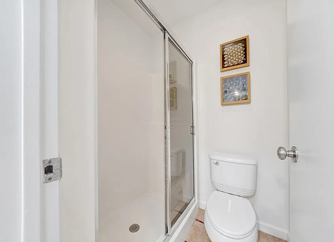 Building Photo - Cool Sunset Beach pad Only 5 min Walk from...