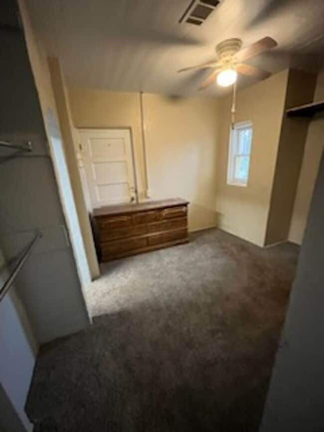 Building Photo - Come take a look at this 3-bedroom 2-bath home in New Blaine.