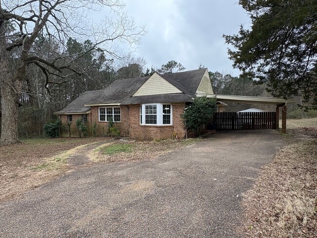 Building Photo - 3 Bed/2 Bath Home in Brandon