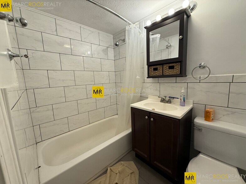 Building Photo - 469 Commonwealth Ave