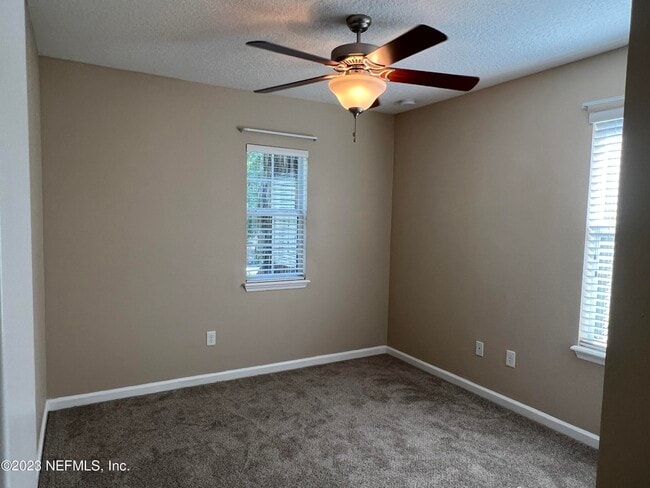 Building Photo - 753 Briar View Dr