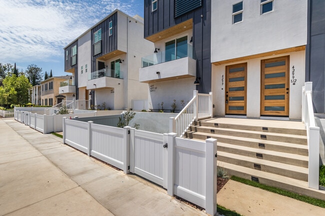 Building Photo - 4299 Tujunga Ave