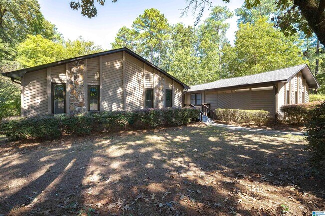 Building Photo - 2001 Shadowood Ct