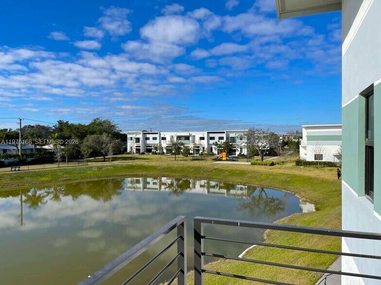 Building Photo - 4384 NW 8th Ct