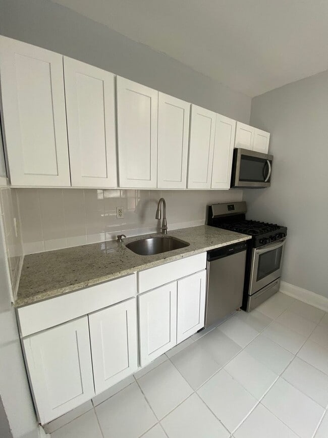 Building Photo - 6412 - Golden Crest 6412 Park Avenue, LLC