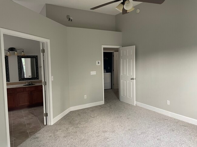 Building Photo - 940 Sunny Slope Trace