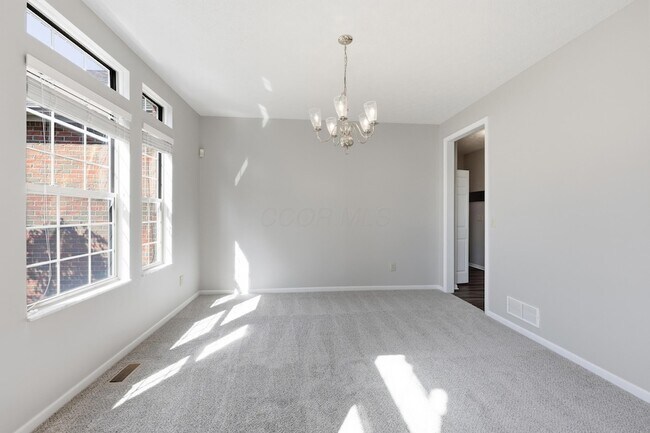 Building Photo - 6498 Ringsend Ct
