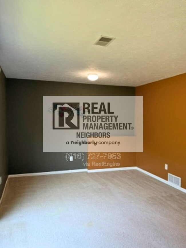 Building Photo - 1636 Northbend Dr NE