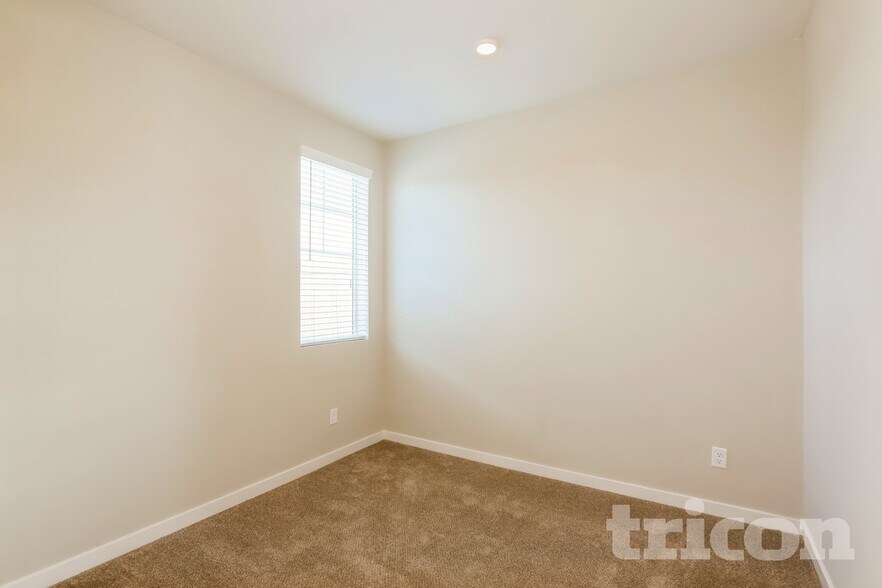 Building Photo - 28129 Cookhouse Ln