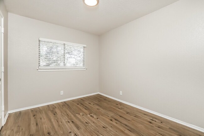 Building Photo - 11727 Ripplewood