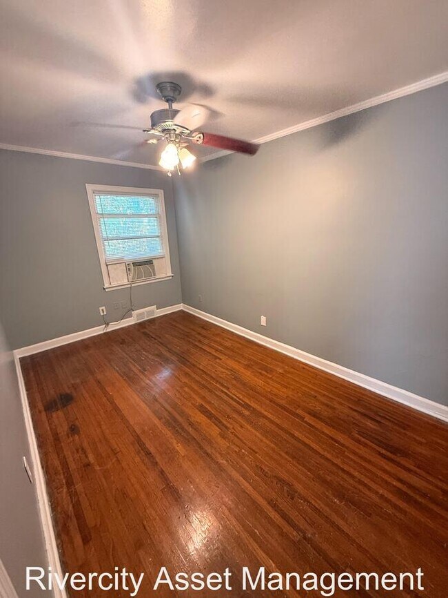 Building Photo - DUPLEX WITH NICE AMENTIES!!!! Section 8 Welcomed!!!!!