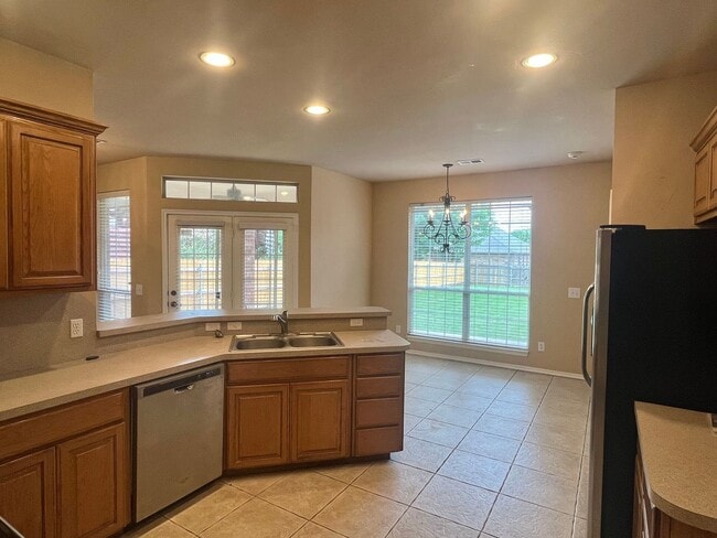 Building Photo - Gorgeous 3 Bed 2 Bath In Edmond