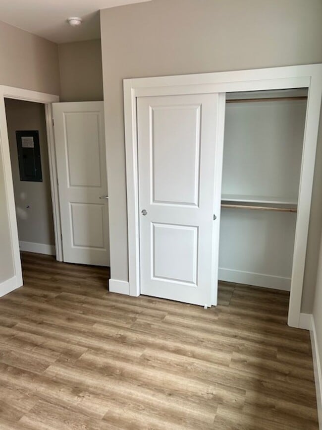 Building Photo - Brand New- Single Level 1 Bedroom