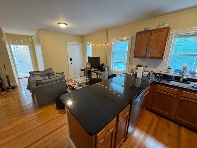 Building Photo - 42-44 Gorham