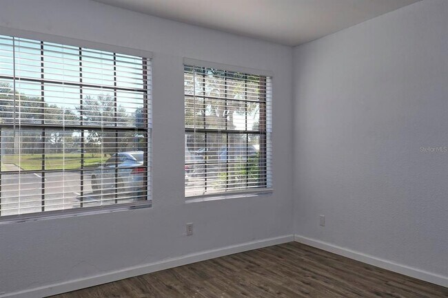 Building Photo - 320 Black Oak Ct