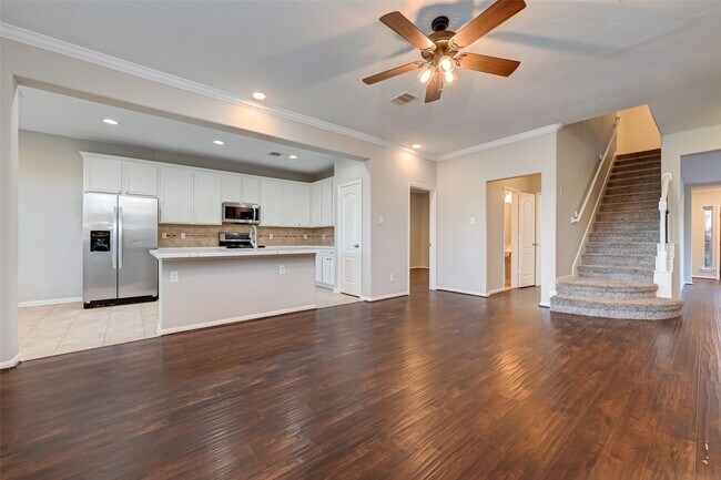 Building Photo - 26018 S Lakefair Dr