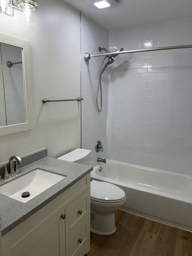 Building Photo - 2811 N Harvard Ave